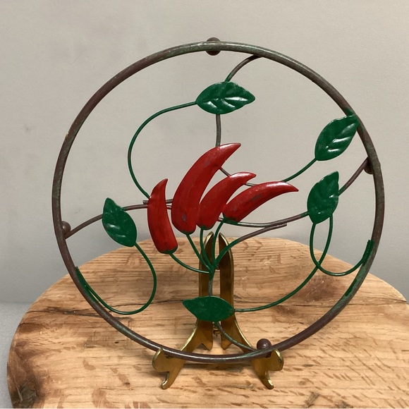 Vintage - Metal Crafted Hot Peppers Themed Trivet - Functional or Decor - Nice - Picture 1 of 6